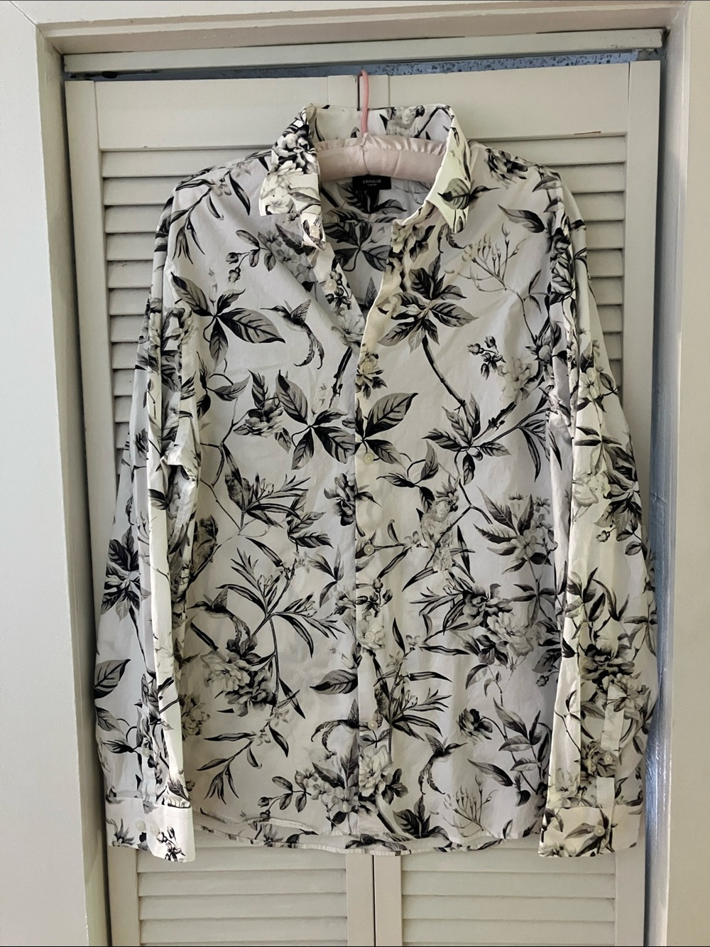 Express White and Black Print Floral Bird Button Down Shirt Slim Large
